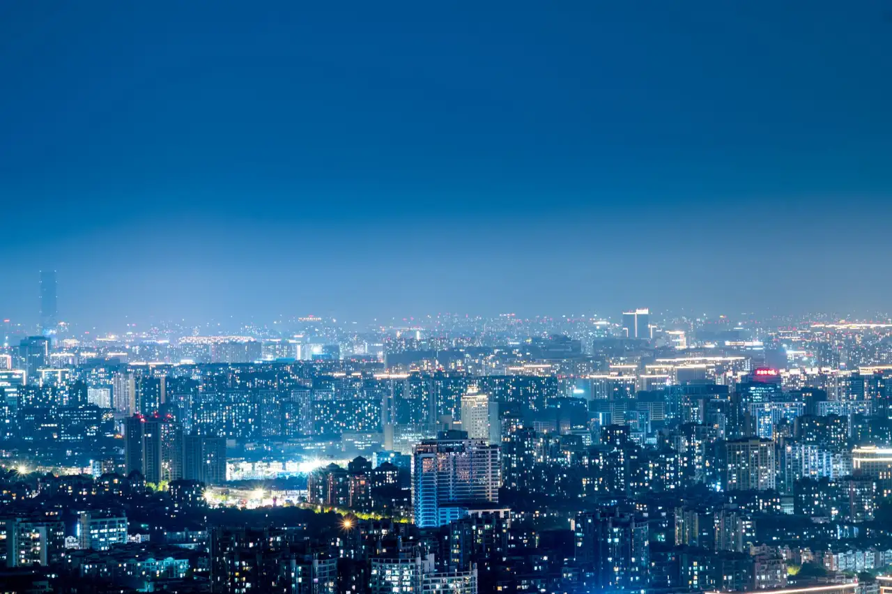 2025年软件开发趋势:低代码平台与AI融合的应用前景分析
